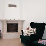 Villa Bright And Spacious With Patio And Bbq