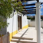 Villa Bright And Spacious With Patio And Bbq *