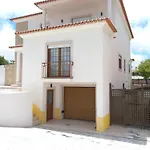 Bright And Spacious With Patio And Bbq Villa