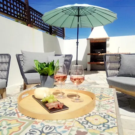 Bright And Spacious With Patio And Bbq Vila