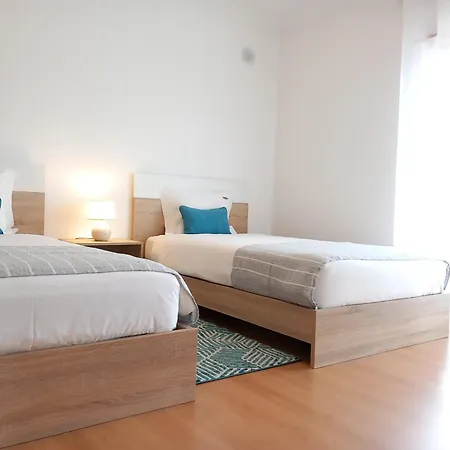 Bright And Spacious With Patio And Bbq *