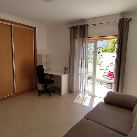 Bright And Spacious With Patio And Bbq Vila