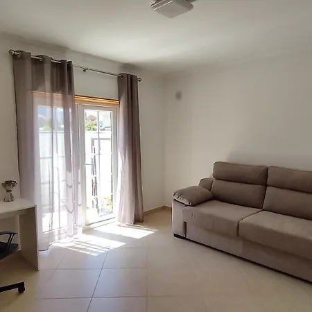 Bright And Spacious With Patio And Bbq Vila