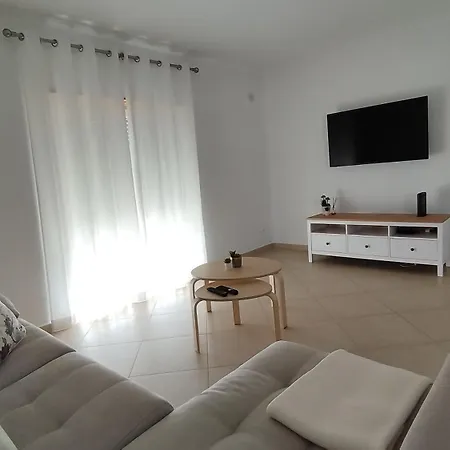 Bright And Spacious With Patio And Bbq Vila Serra d'El-Rei