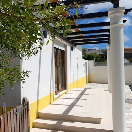 Bright And Spacious With Patio And Bbq Vila Serra d'El-Rei